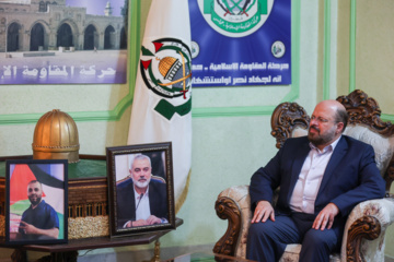 Iran acting FM visits Hamas office