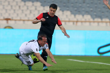 دیدار تیم‌های منتخب ۹۸ و منتخب سرخ آبی یادبود مهرداد میناوند و علی انصاریان