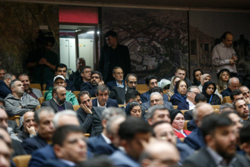 Le président iranien visite l'exposition commerciale internationale avec l'Eurasie