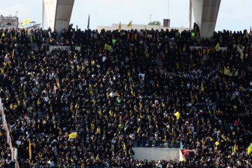 En images : les temps forts des funérailles des martyrs Nasrallah et Safieddine