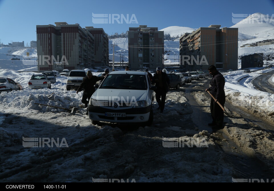 بارش برف و یخبندان در شهر سنندج