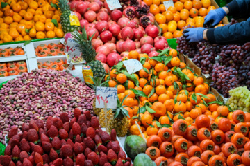 Compras para la noche de Yalda en Teherán