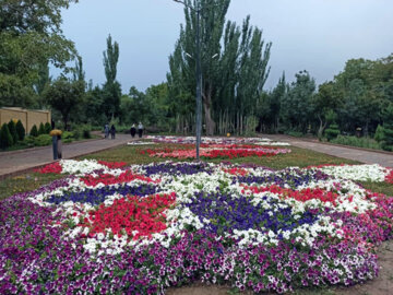 باغ گلها همدان