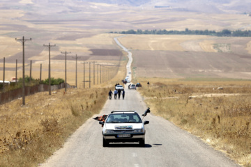 زائران پیاده حرم رضوی