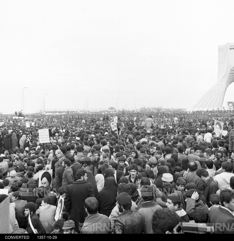 مروری بر روزهای انقلاب - راهپیمایی مردم در روز اربعین 29 دی 1357