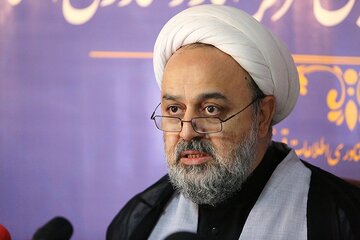 صلح و آرامش جز با حاکمیت ارزش‌های انسانی به وجود نمی‌آید