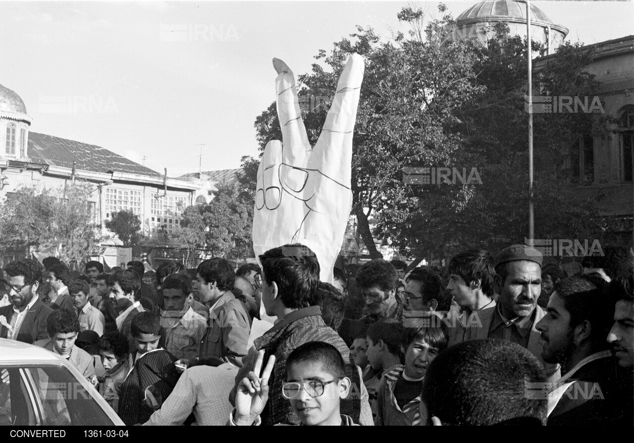 شادمانی مردم همدان به مناسبت فتح خرمشهر