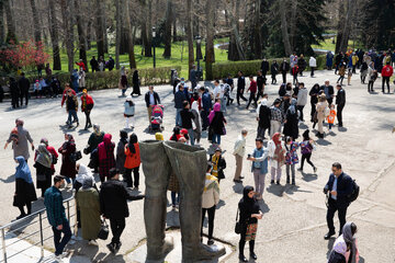 Norouz 2022 : les touristes dans le complexe culturel et historique de Saadabad