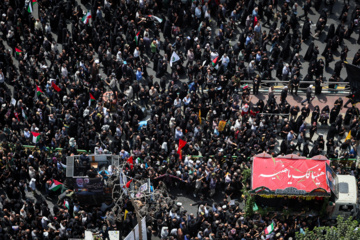 Multitudinario funeral del mártir Haniya en Teherán