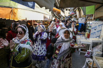 Le rituel du Nowruz Khani annonce l'arrivée du nouvel an persan