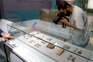 Irán exhibe las tablillas aqueménidas devueltas al país desde EEUU