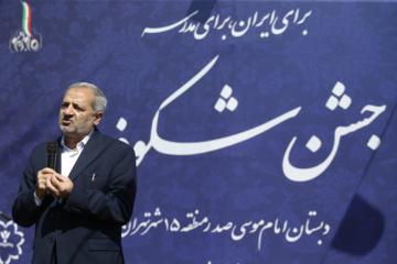 سخنرانی «علیرضا کاظمی» وزیر آموزش و پرورش در مراسم جشن شکوفه ها در دبستان دخترانه امام موسی صدر 