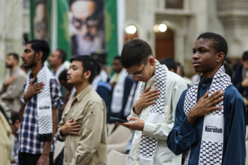 Commémoration du 40ème jour du martyre de Nasrallah au sanctuaire sacré de l'Imam Khomeini de Téhéran