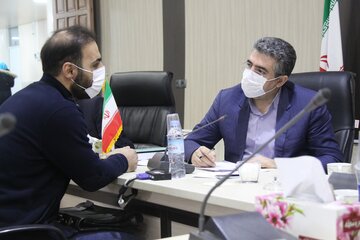 فرماندار مهاباد پای میز خدمت به شهروندان