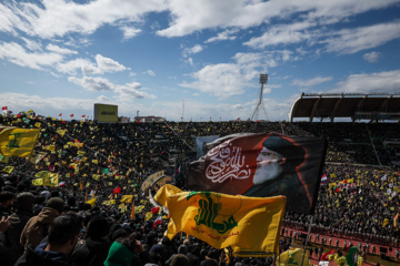 En images : les temps forts des funérailles des martyrs Nasrallah et Safieddine