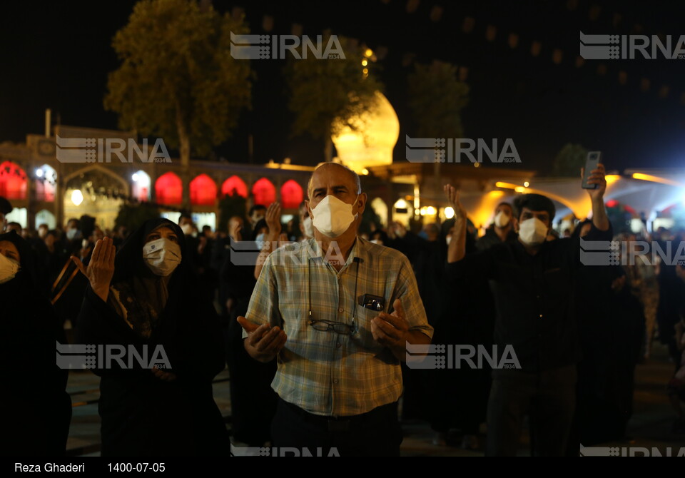 مراسم لاله گردانی خدام حرمین احمدی و محمدی (ع) در شیراز