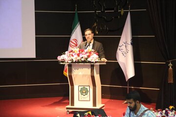 قدردانی نماینده قم از نقش مطلوب دولت و لاریجانی در روند مقابله با کرونا