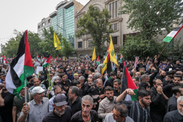 Multitudinario funeral del mártir Haniya en Teherán