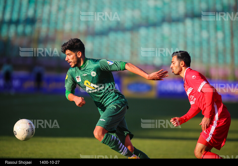 دیدار تیم‌های فوتبال ذوب‌آهن و پرسپولیس