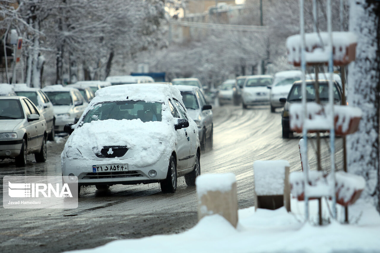 برف و کولاک زمستانی در راه همدان