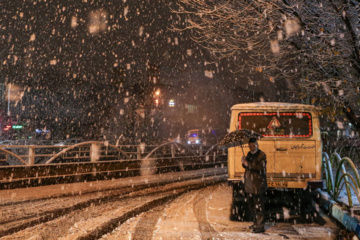 Caída de nieve otoñal en Tabriz