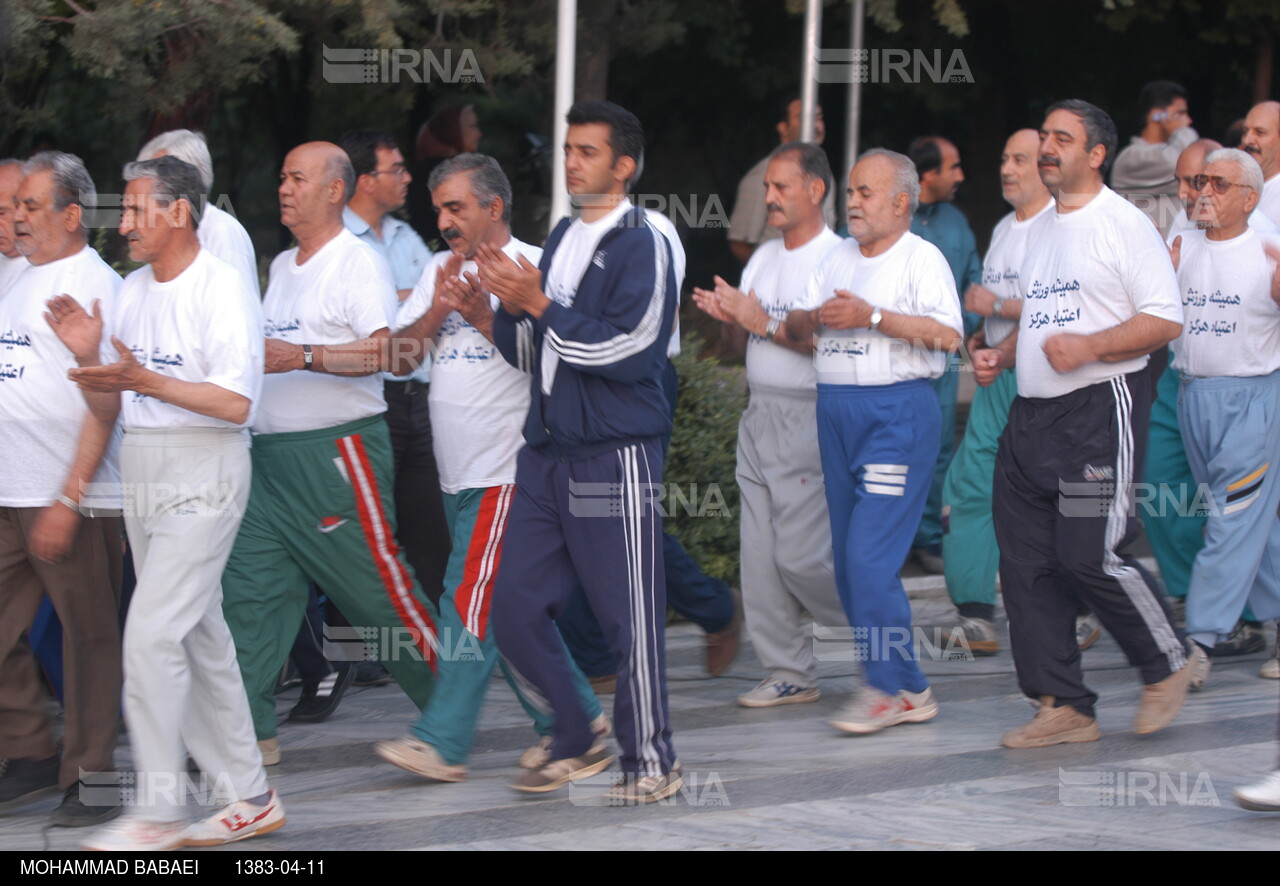 ورزش صبحگاهی و همگانی در پارک ملت