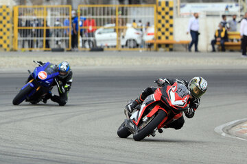 Courses de motos à Téhéran 
