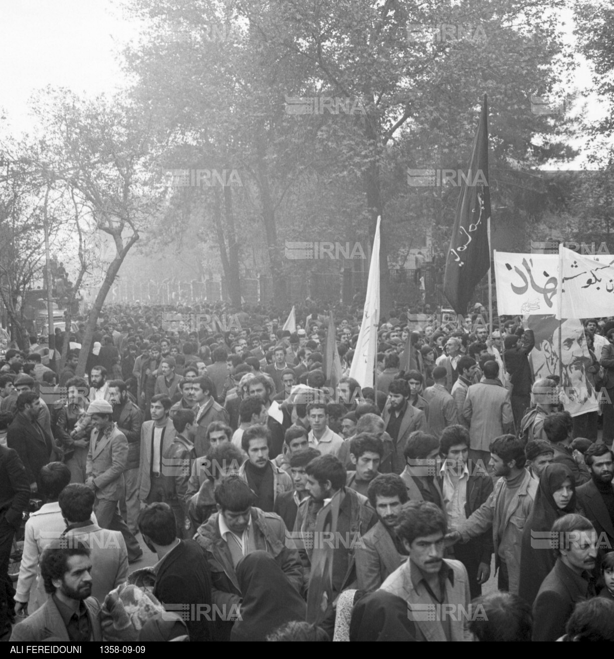 راهپیمایی مردم تهران و نماز جمعه در روز عاشورای حسینی