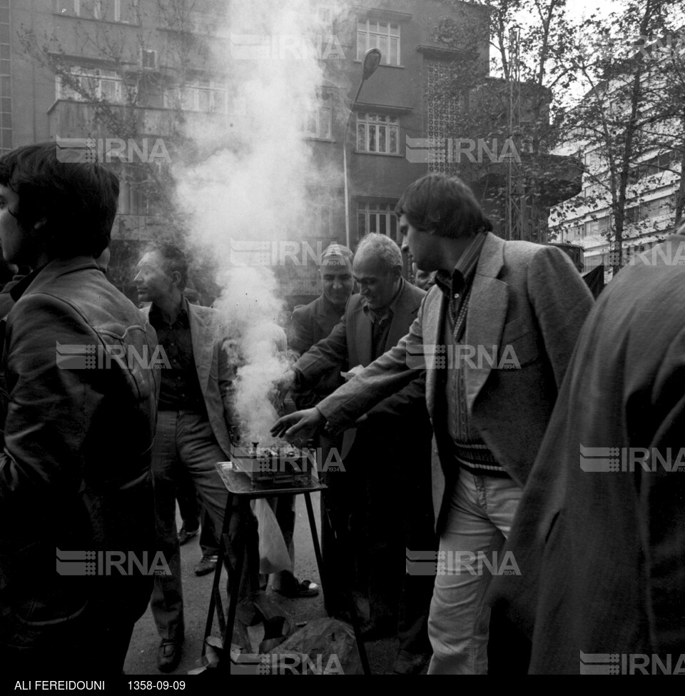 راهپیمایی مردم تهران و نماز جمعه در روز عاشورای حسینی