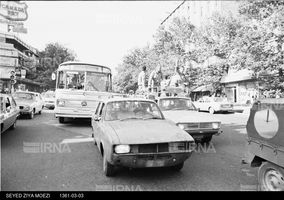 ابراز شادی مردم تهران به مناسبت فتح خرمشهر