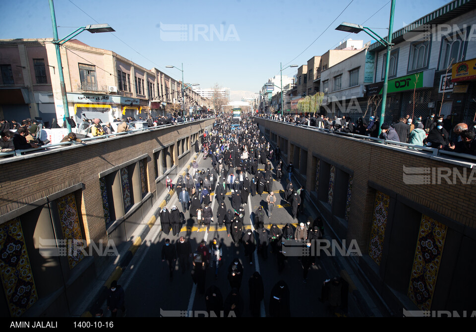 تشییع پیکرهای ۱۵۰ شهید گمنام در تهران