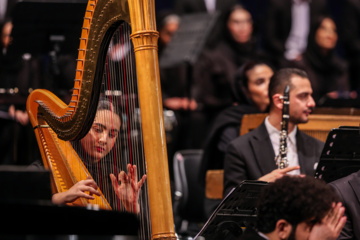 کنسرت «بر چهره، لبخند» ارکستر ملی ایران