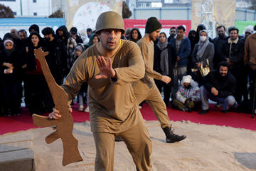 Spectacles de rue du Festival de Théâtre Fajr 2025 - Jour 6