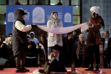 Spectacles de rue du Festival de Théâtre Fajr 2025 - Jour 6