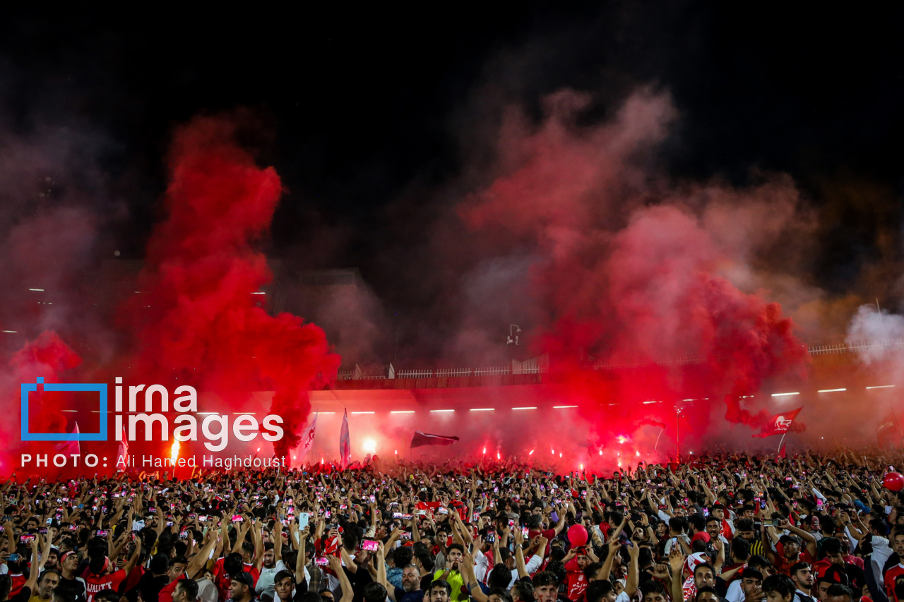 لیگ برتر فوتبال- تراکتور و پرسپولیس