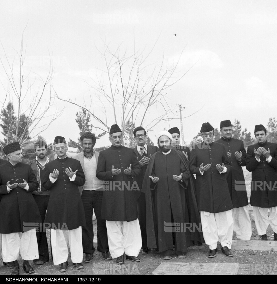 سفر وزیر امور خارجه پاکستان به ایران - ادای احترام به شهدا