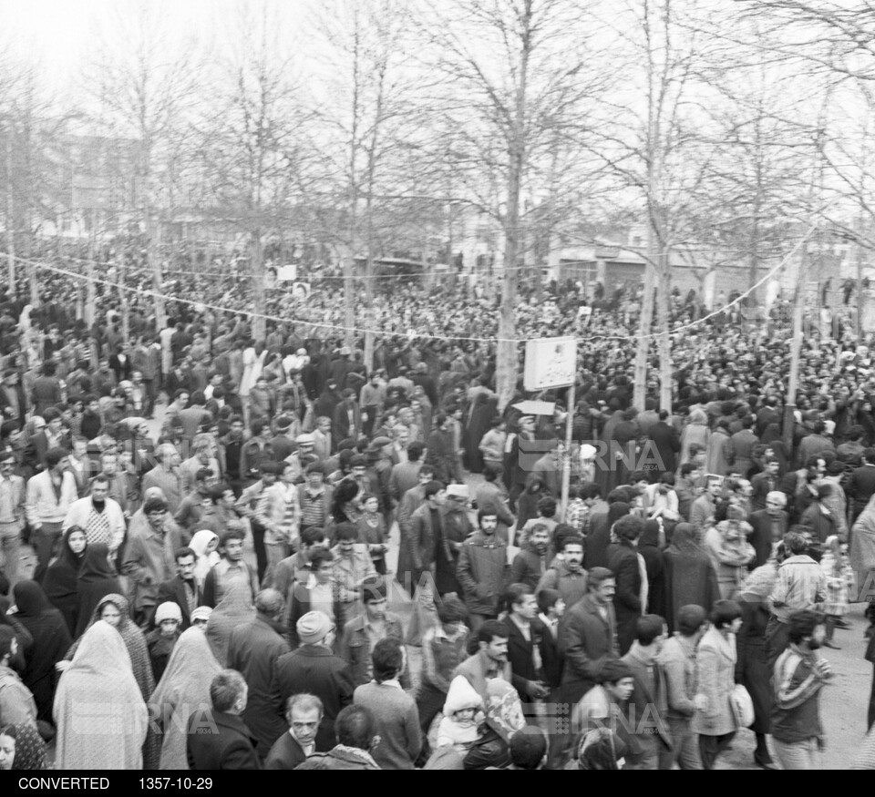 مروری بر روزهای انقلاب - راهپیمایی مردم در روز اربعین 29 دی 1357