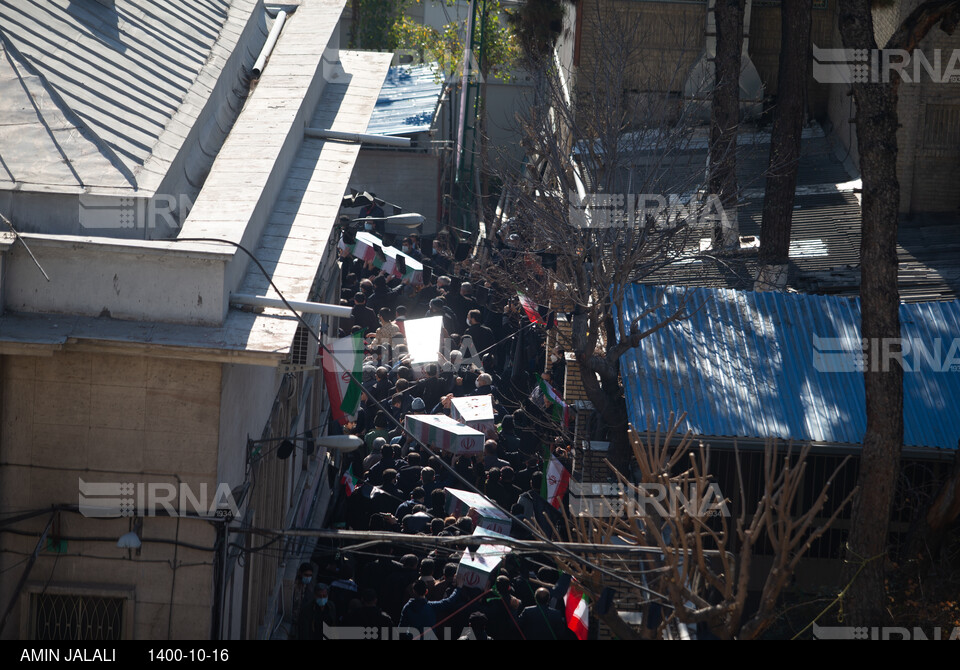 تشییع پیکرهای ۱۵۰ شهید گمنام در تهران