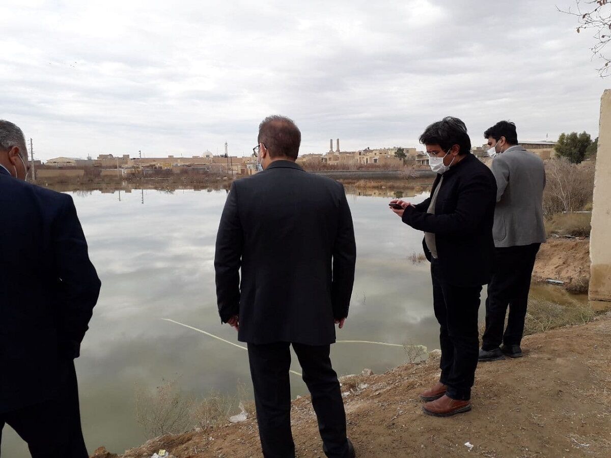 بازدید مدیران میراث فرهنگی از آثار تاریخی آسیب‌دیده در سیلاب ابرکوه