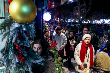 Ambiente navideño en Teherán