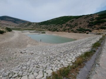 خشکسالی و دریاچه در حال مرگ