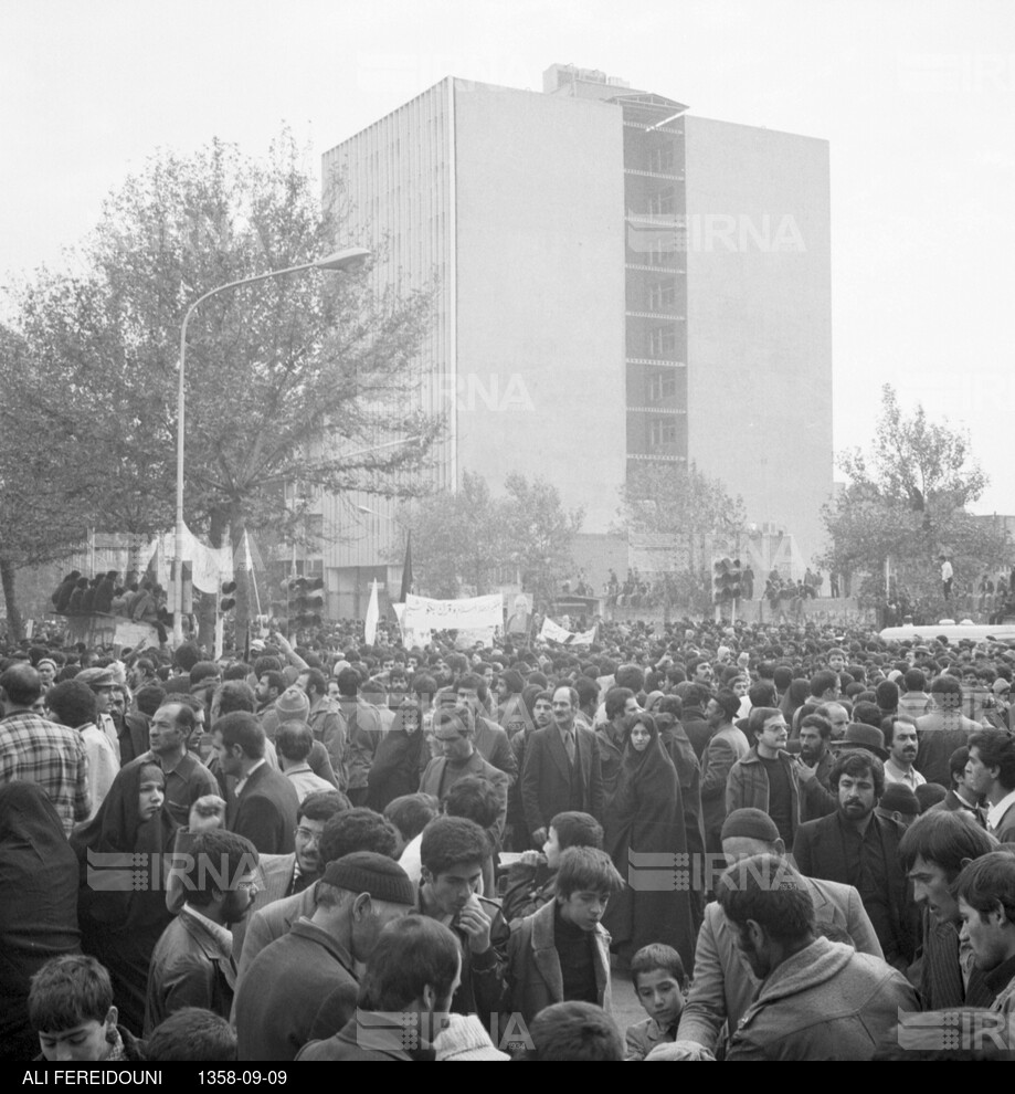 راهپیمایی مردم تهران و نماز جمعه در روز عاشورای حسینی