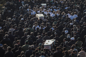 Iran : enterrement des corps de soldats martyrs inconnus à Yazd