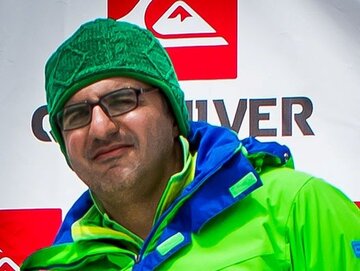 L'Iranien « Bahram SavehShemshaki »; le représentant de la Fédération mondiale de ski dans les championnats asiatiques de ski alpin 