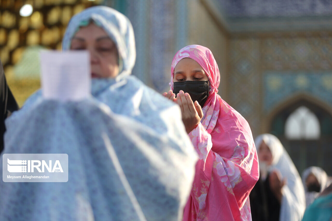 ندای اللّٰهُمَّ أَهْلَ الْکِبْرِیاءِ وَالْعَظَمَةِ در مصلای امام علی (ع) قشم طنین انداز شد