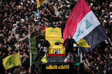 En images : les temps forts des funérailles des martyrs Nasrallah et Safieddine