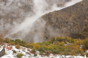 خودنمایی زمستان در پاییز