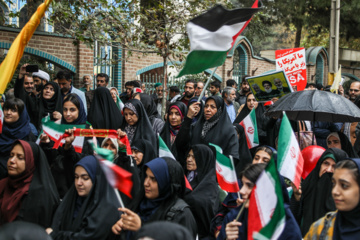 Las marchas del 13 de Aban en todo Irán