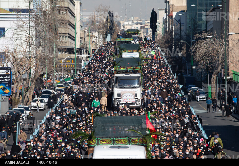 تشییع پیکرهای ۱۵۰ شهید گمنام در تهران