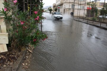 بارندگی وآب گرفتگی در خیابان های سمنان